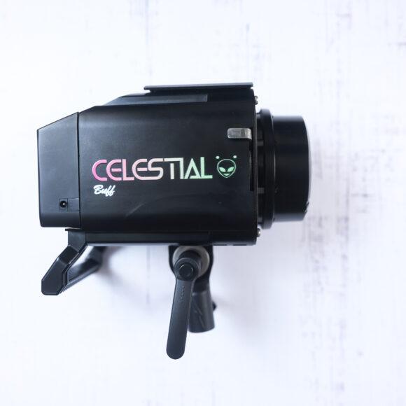 Chris Gampat The Phoblographer Paul C Buff Celestial flash product images 2.51-160s400 3